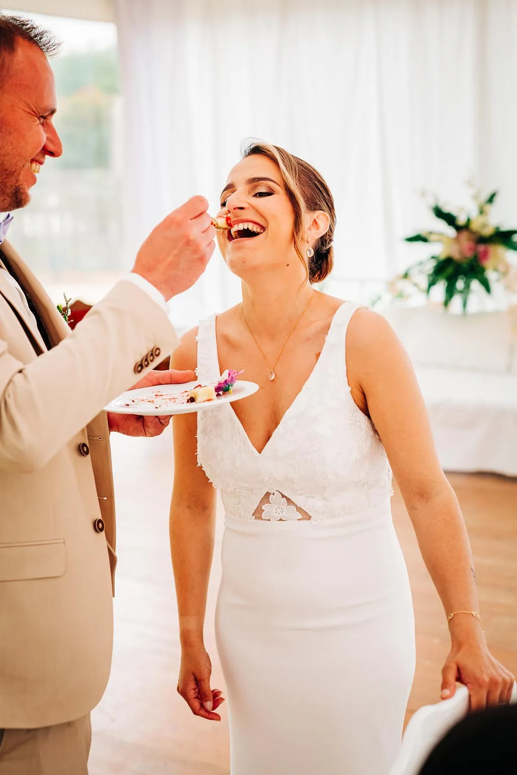 Le gâteau des mariés (pièce montée, wedding cake, trompes l'oeil...) est un moment de partage qui clôture le repas de votre réception. Avec Alexia des gâteaux de plume, vous êtes assurés de finir sur une parfaite note sucrée.